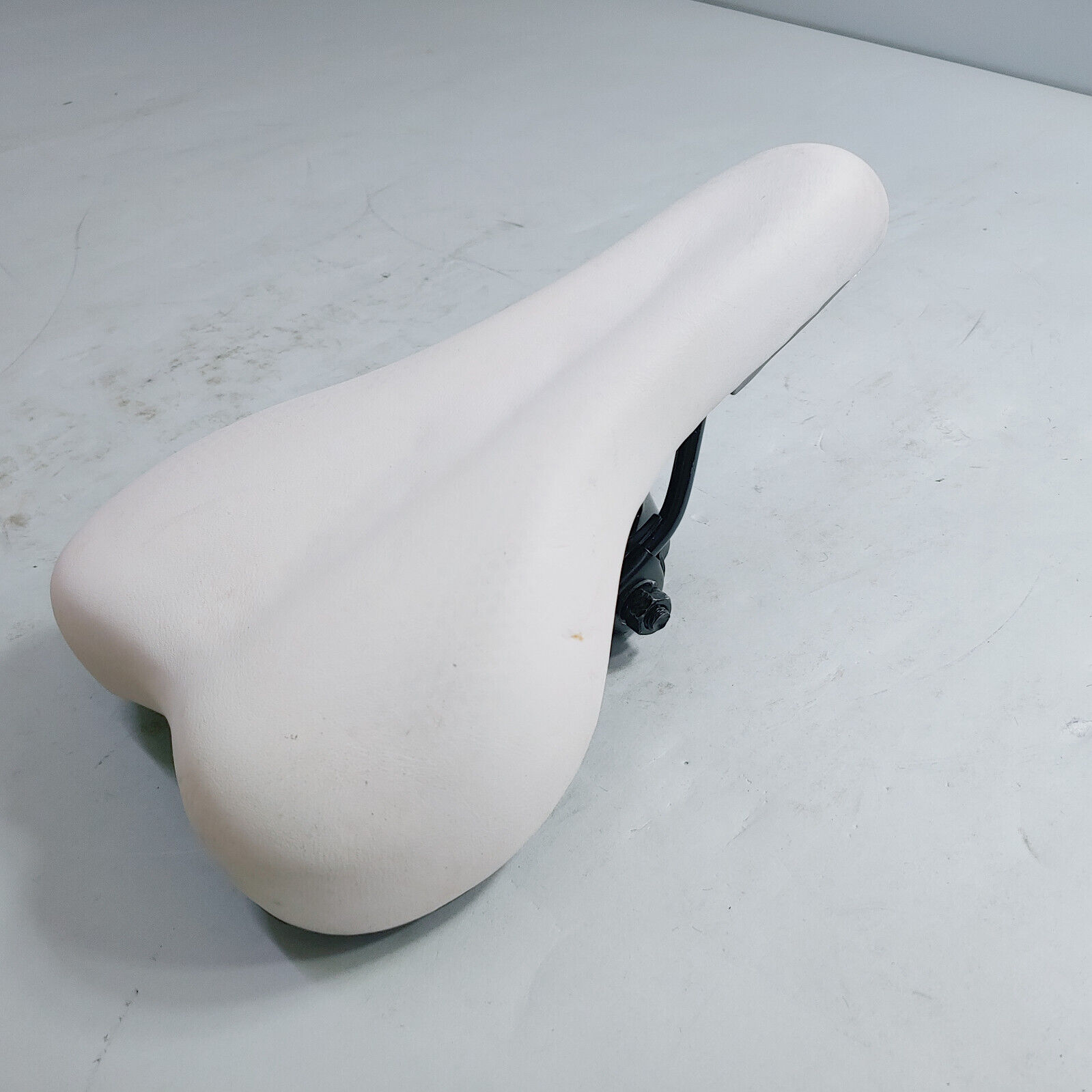 Freebeat Xbike WNQ Replacement White Padded Leather Seat