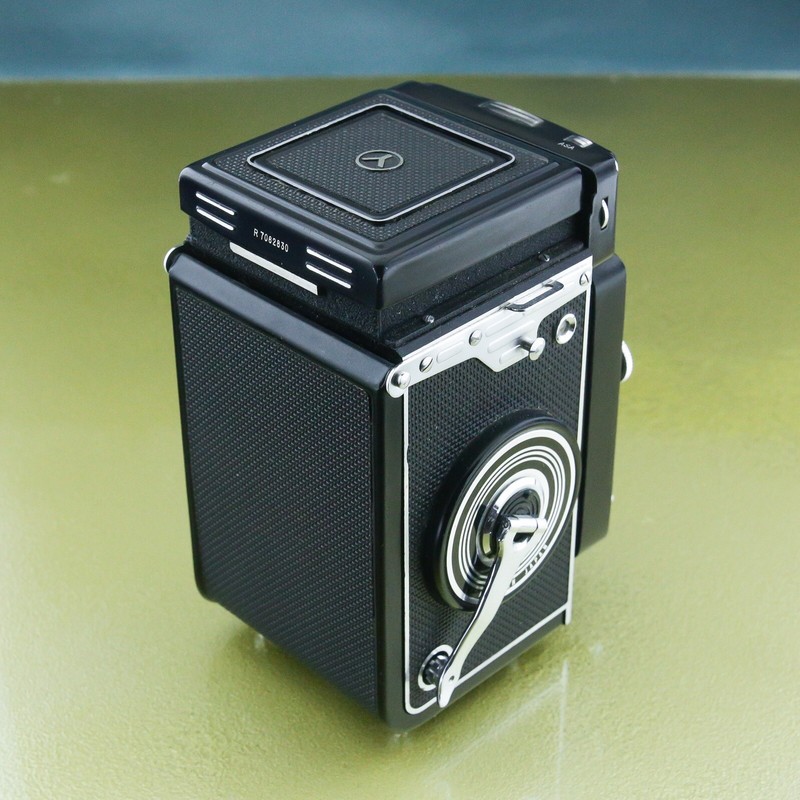 YashicaMAT yashinon付き 完動品 defective YASHICA 12 TLR, 6x6 Yashinon 3.5 / 80 Japan 1967