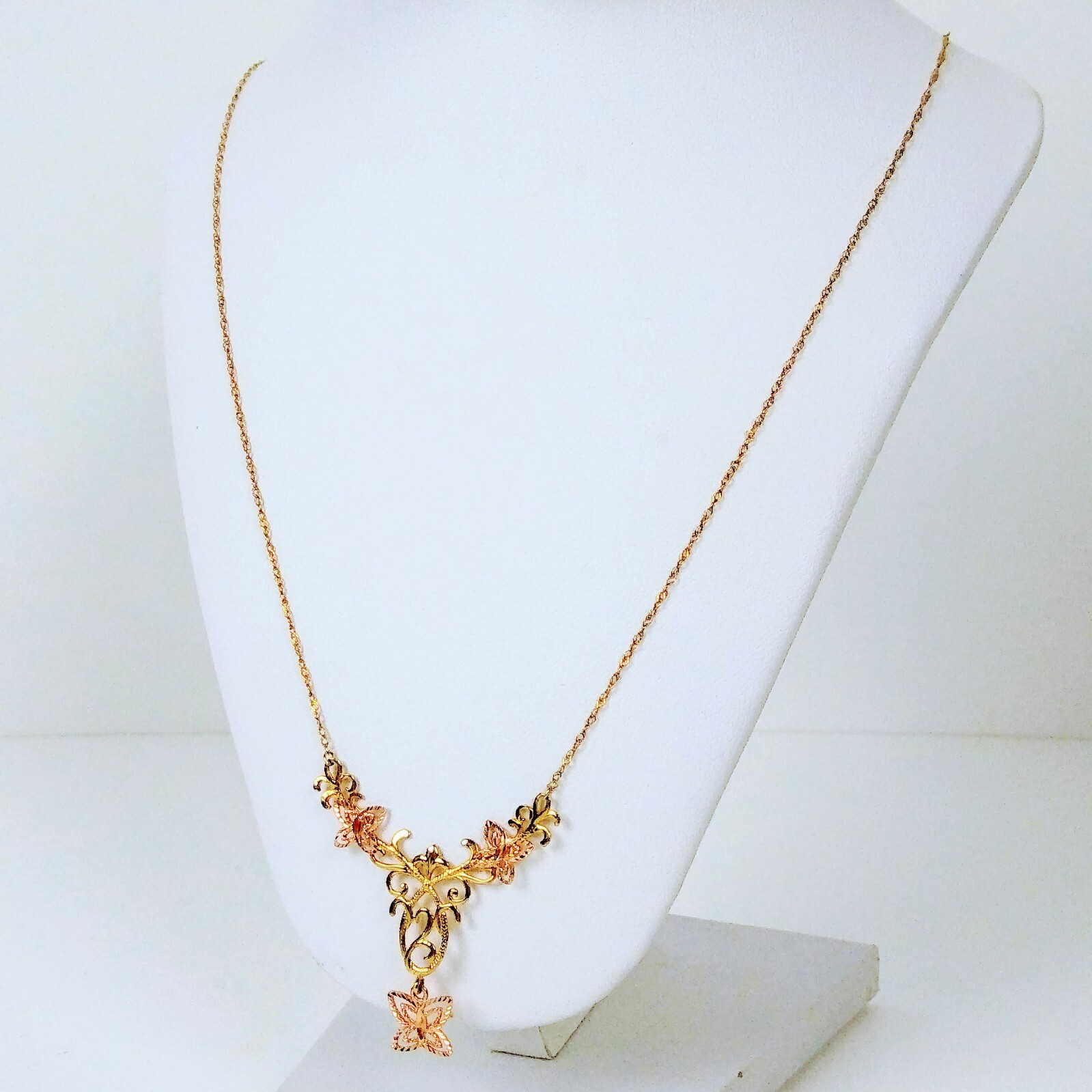 BLACK HILLS GOLD NECKLACE 10K GOLD V SHAPE FLOWER DESIGN
