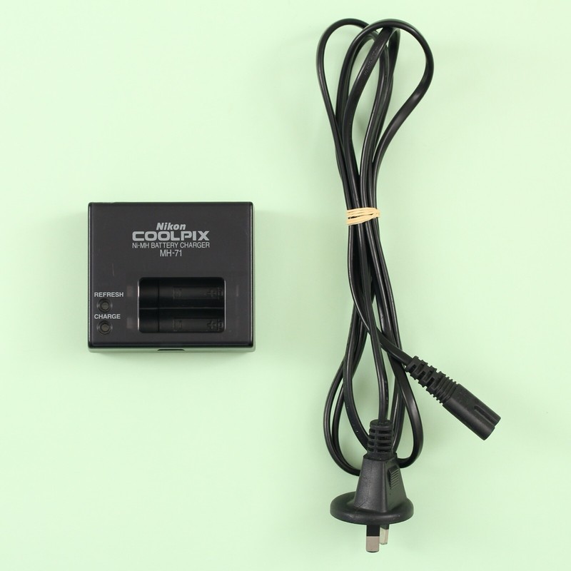 Genuine Nikon Coolpix MH-71 AA Ni-MH Rechargeable Battery Charger