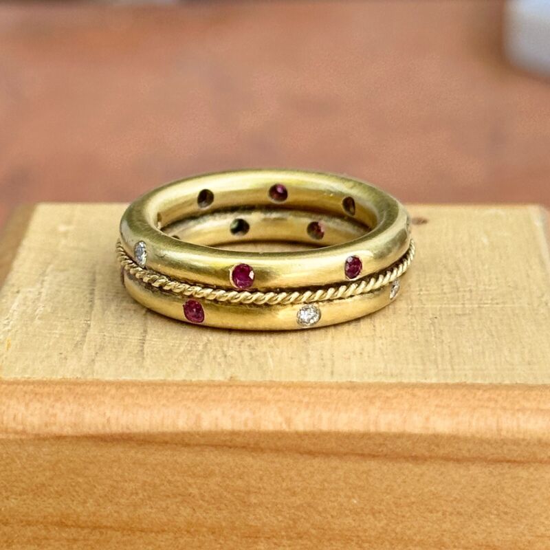 Vintage 18k Yellow Gold Matte Gypsy Ruby + Diamond Byzantine Etruscan Band Ring