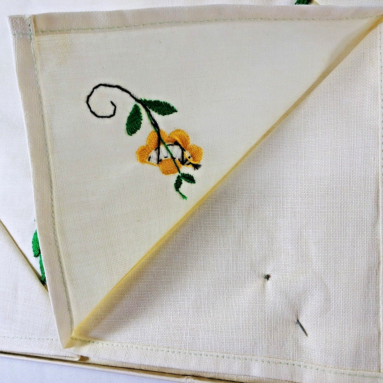 Table Cloth Napkins Embroidered NEW Vintage Cream Floral Vintage