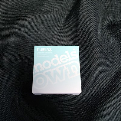 Models Own Flawless Creme Concealer In Ivory 01   .03oz