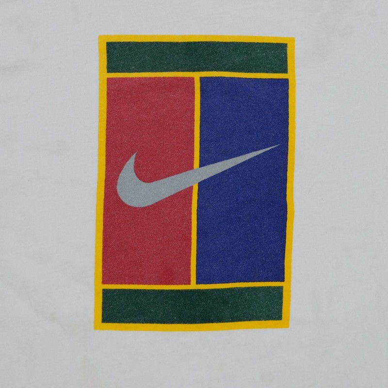 logo nike court