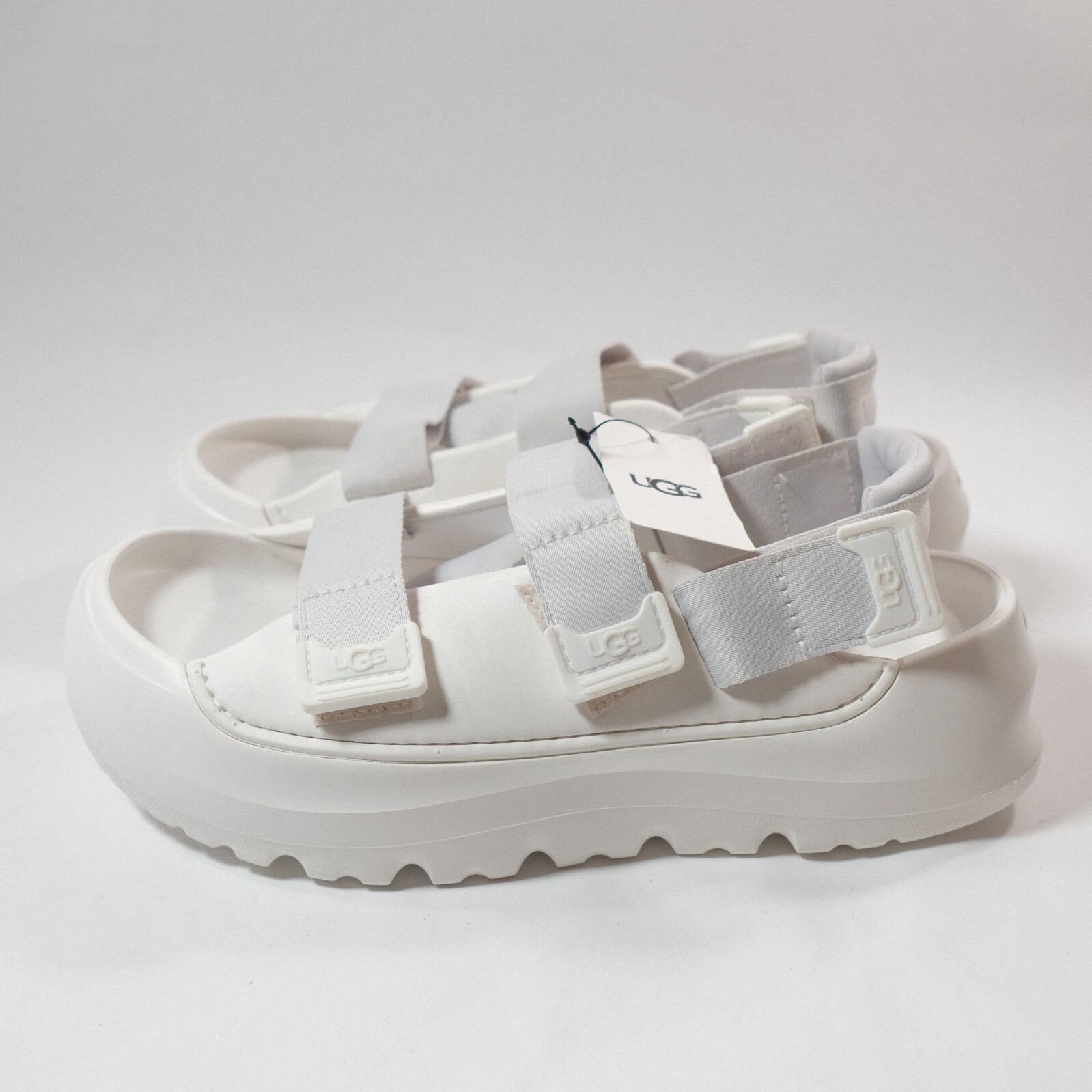 サンダル・ミュール UGG Stratus W White 1152686WHT 1152686-WHT UGG Stratus Sandal White (Women's) - 1152686-WHT - US