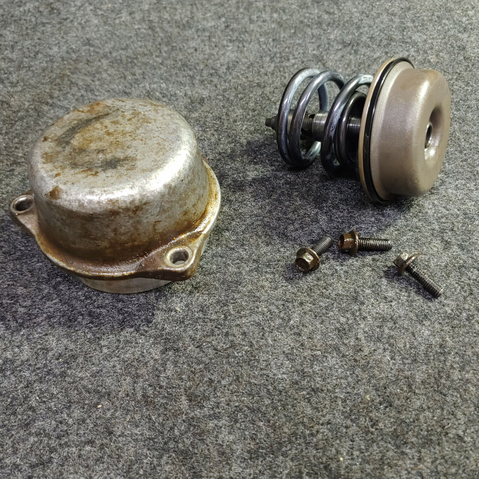 GM Automatic Transmission Forward Band Servo Cover and Piston ...