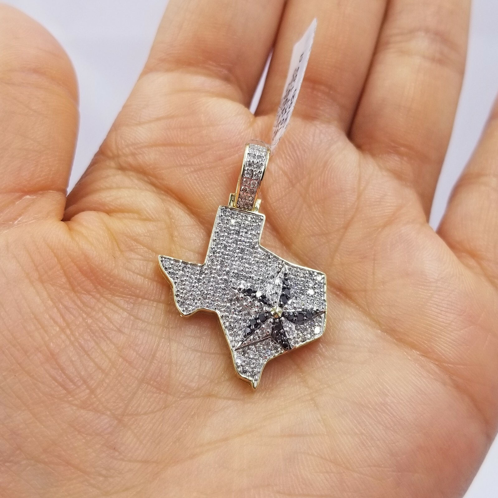 Pre-owned Globalwatches10 10k Yellow Gold Diamond Lone Star Over Texas Map Charm Pendant 1.5"
