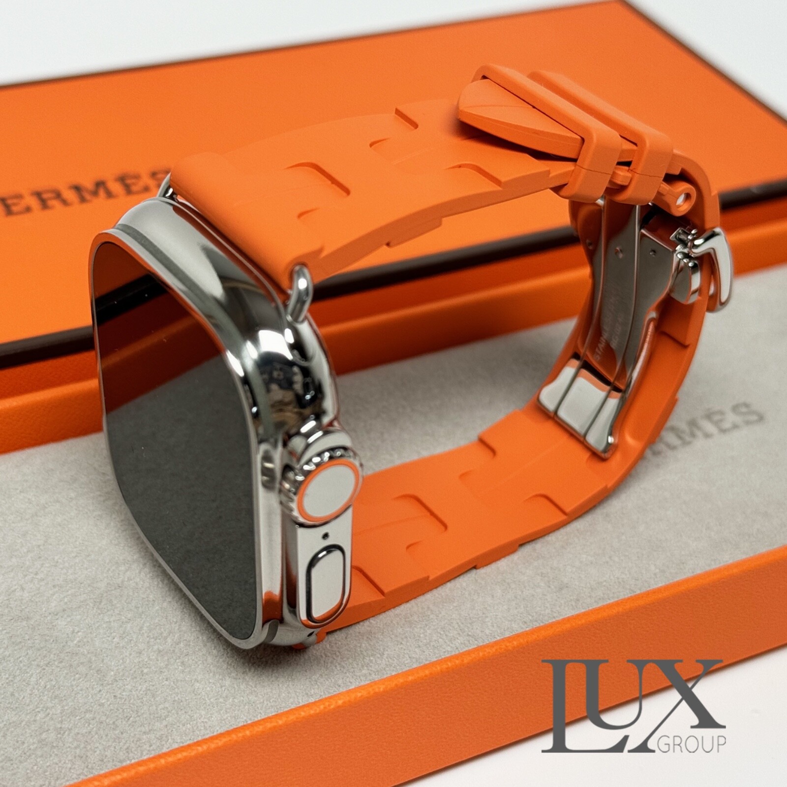 Hermes Apple Watch Ultra 2 Titanium 49mm Polished w/ Hermes Hermes Apple Watch Ultra 2 Titanium 49mm Polished w/ Hermes