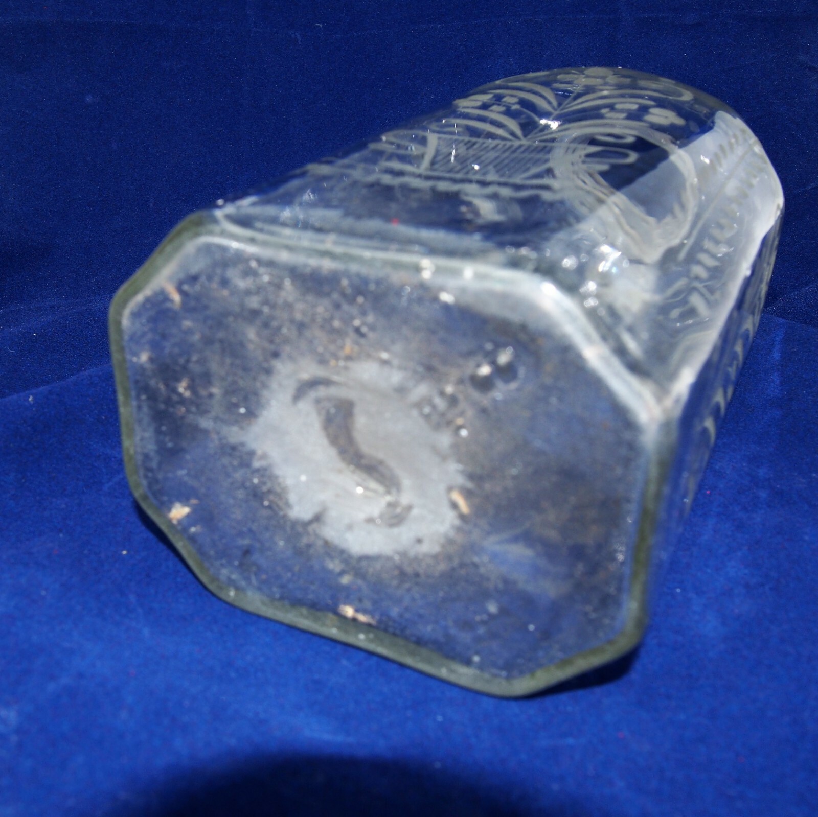 ANTIQUE 18th CENTURY OCTAGONAL ETCHED BLOWN GLASS BOTTLE - FLORAL PATTERN