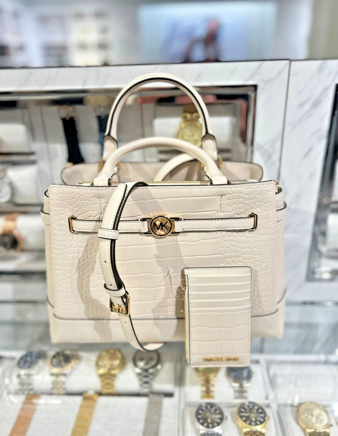 値下げ❣️新品 タグ付 マイケルコース セパレート 水着 白x濃紺 USA購入 値下げ❣️新品 タグ付 マイケルコース セパレート 水着 白x濃紺