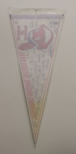 1996 CLEVELAND INDIANS BACK 2 BACK CENTRAL DIV CHAMPIONS PENNANT 12 X30"   #PE66