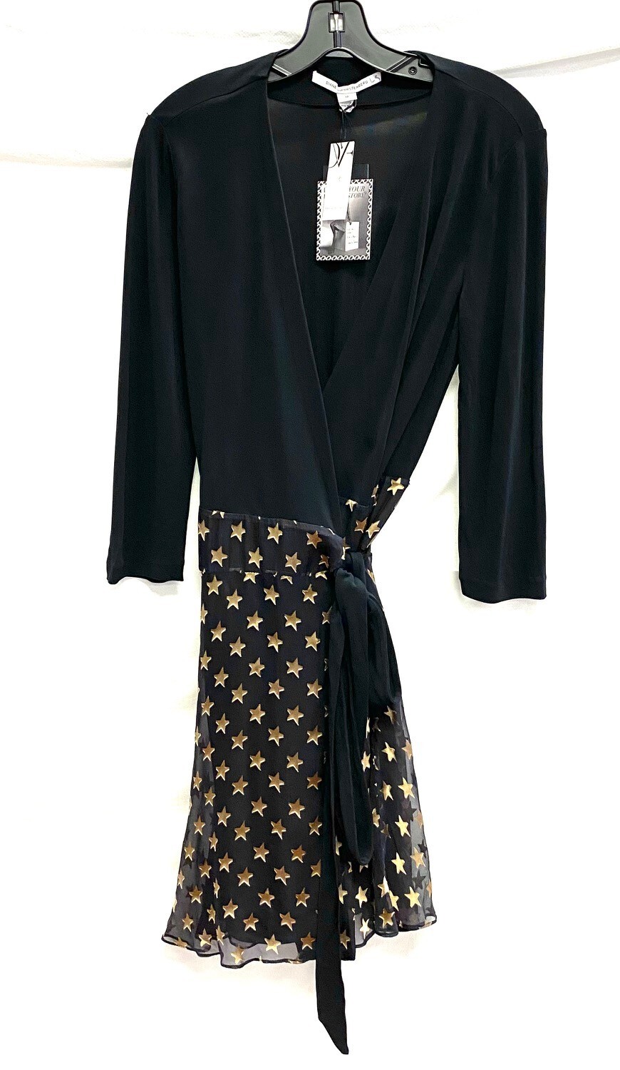 

DIANE von FURSTENBERG Платье DVF Black Gold Star с V-образным вырезом и запахом, рукавами 3/4, Multicolor