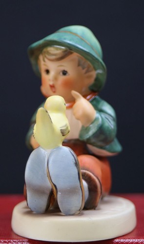 Goebel M.I.  Hummel figurine # 63 "Singing Lesson" TMK5 3.25" tall, Germany