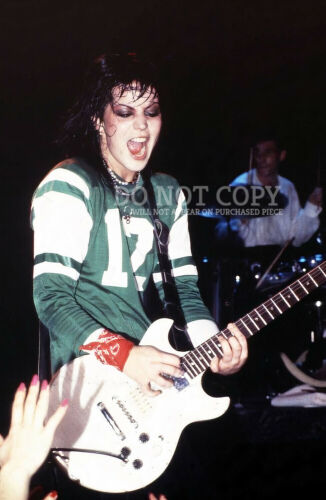 Joan Jett 11 X 17 Photograph - Live 1980s Punk Rock Concert - Photo Poster Print