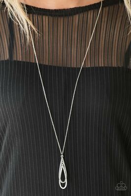 Step Into The Spotlight White Necklace Paparazzi New