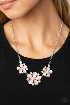 Paparazzi EFFORTLESSLY EFFORESCENT pink necklace