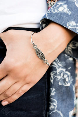 Paparazzi: Exquisitely Empress - Silver Bracelet