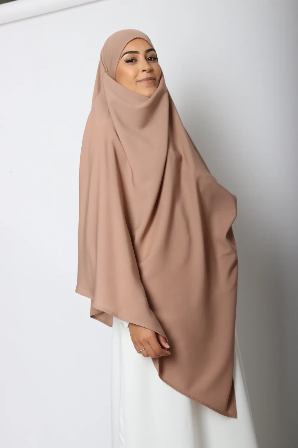 ★Premium 3 レイヤードKhimar (Taupe)【新品、未使用】 $_57.PNG?set_id=8800005007