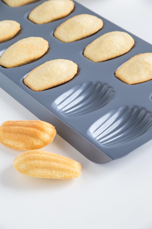 Non-Stick Madeleine Pan, Carbon Steel, 12 Shell Cookie Molds