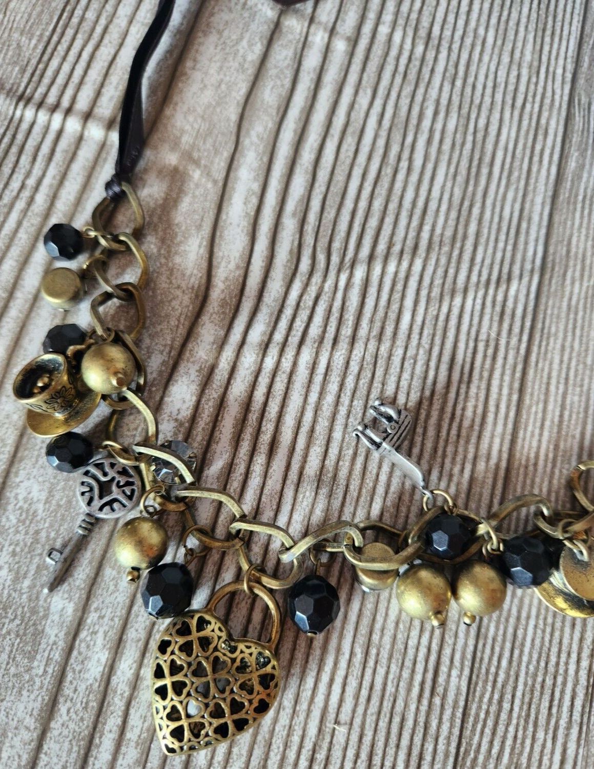 Disney Alice in Wonderland Fashion Charm Necklace Bronze Tone 11in