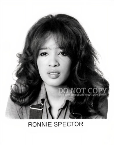 Ronnie Spector Photograph 8 X 10 - Rare 1971 Ronettes Press Photo - Poster Print