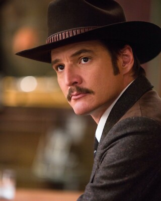 Pedro Pascal 8x10 photo 005
