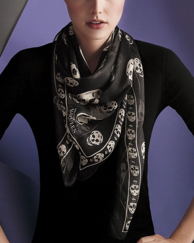 【送料&関税込】Alexander McQueen Ivory Silk Blend Scarf Alexander McQueen Ivory Silk Blend Scarf | italist