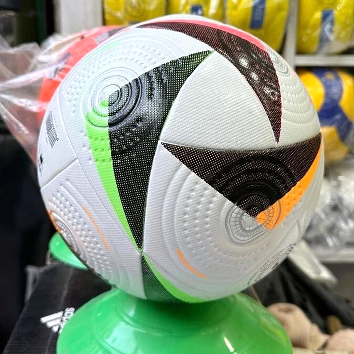 サッカーボール NIKE Flight Soccer Ball Nike Flight Soccer Ball – Midway Sports