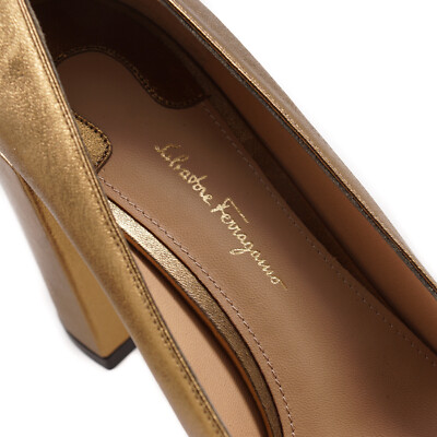 Pre-owned Ferragamo Salvatore  'arezzo 85' Gold Leather Pump Heels 8b $675 Shoes