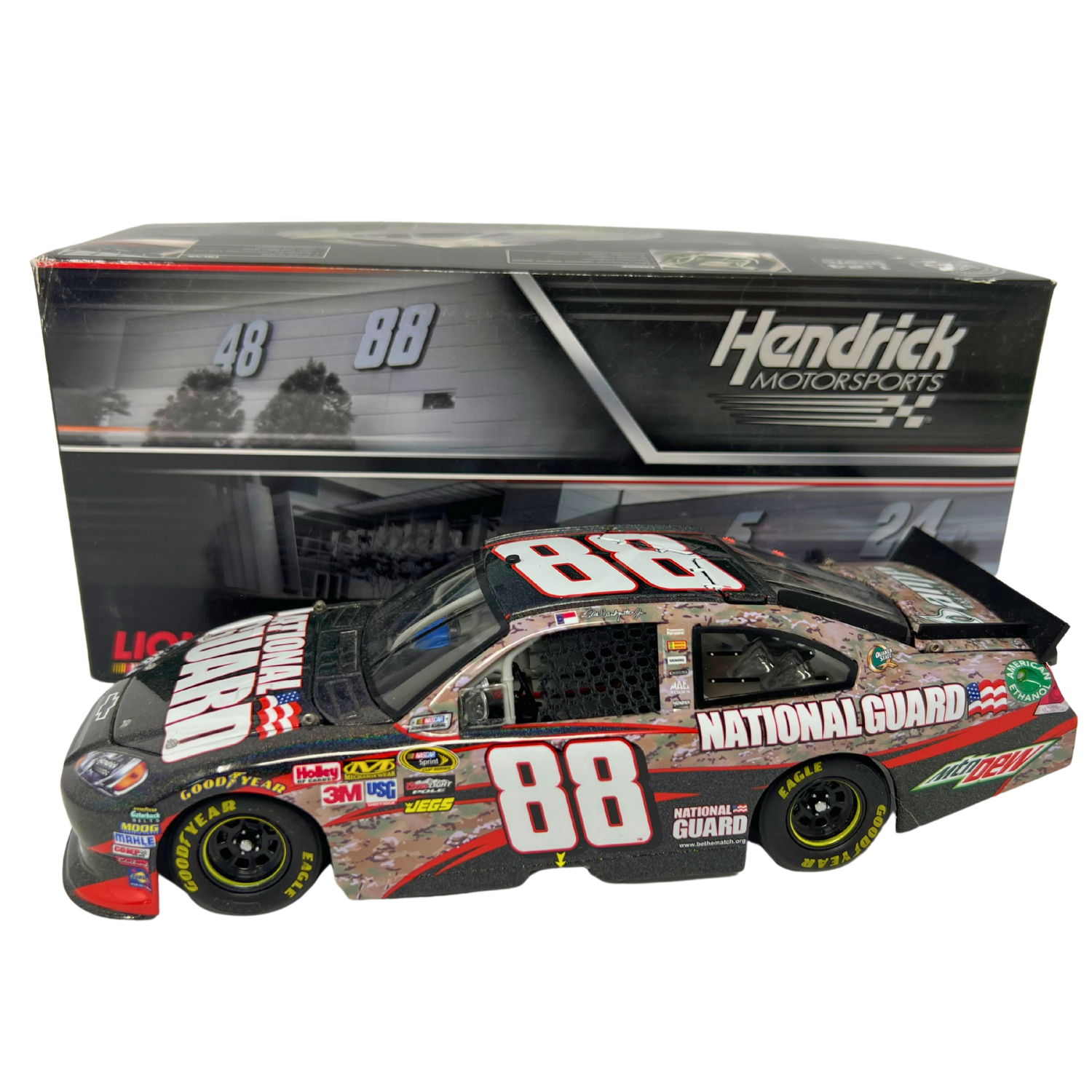 Lionel Nascar #88 Dale Earnhardt Jr. National Guard Flashcoat 1:24