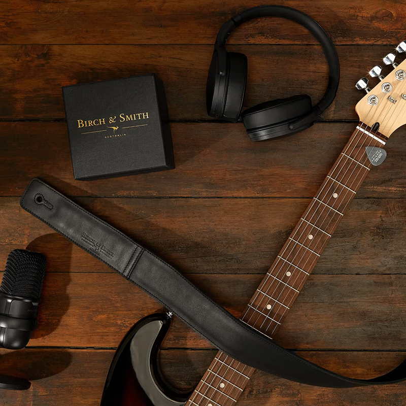 Birch ＆ Smith フルグレインレザーギターストラップ フォームパッド入り エレクトリック/アコースティック/ベースギターに最適 (幅2インチ カーボンブラック) BIRCH \u0026 SMITH Full Grain Leather Guitar Strap,