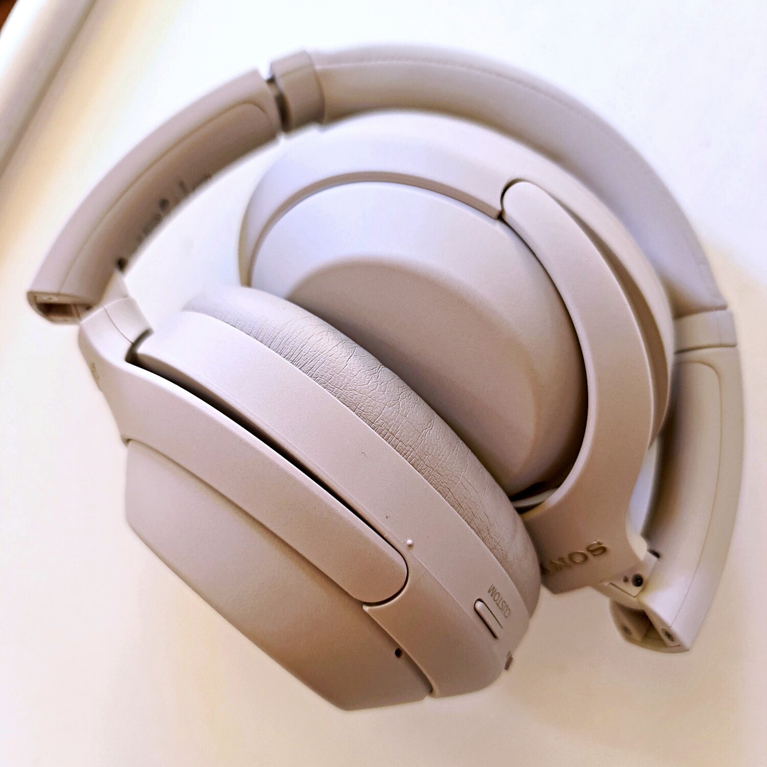 GENUINE Sony WH-1000XM4 Wireless HD Noise Cancelling Over GENUINE Sony WH-1000XM4 Wireless HD Noise Cancelling Over