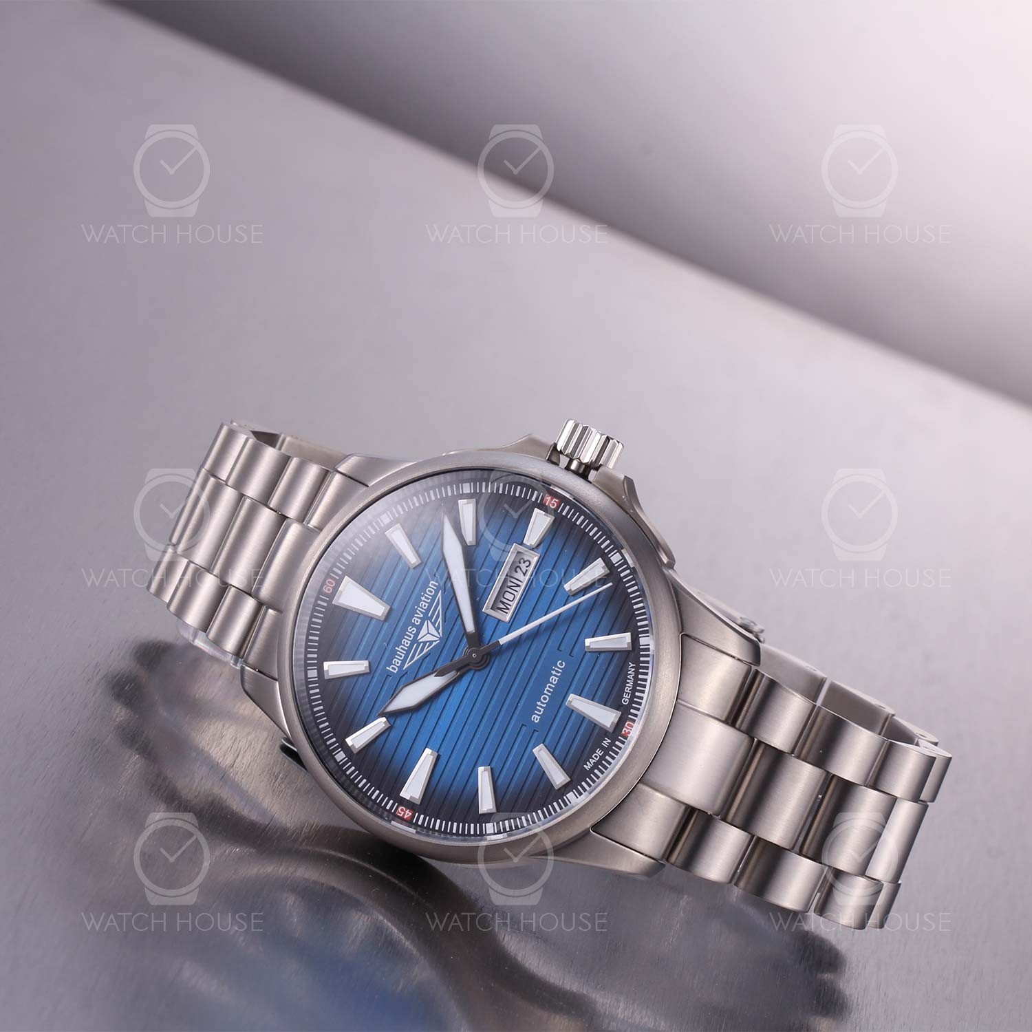 Bauhaus Aviation Iron ...