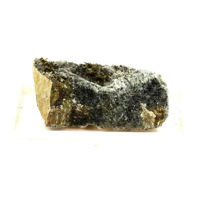 Epidote + Feldspath. 445.3 ct. Grischun (Grisons; Graubünden), Suisse.