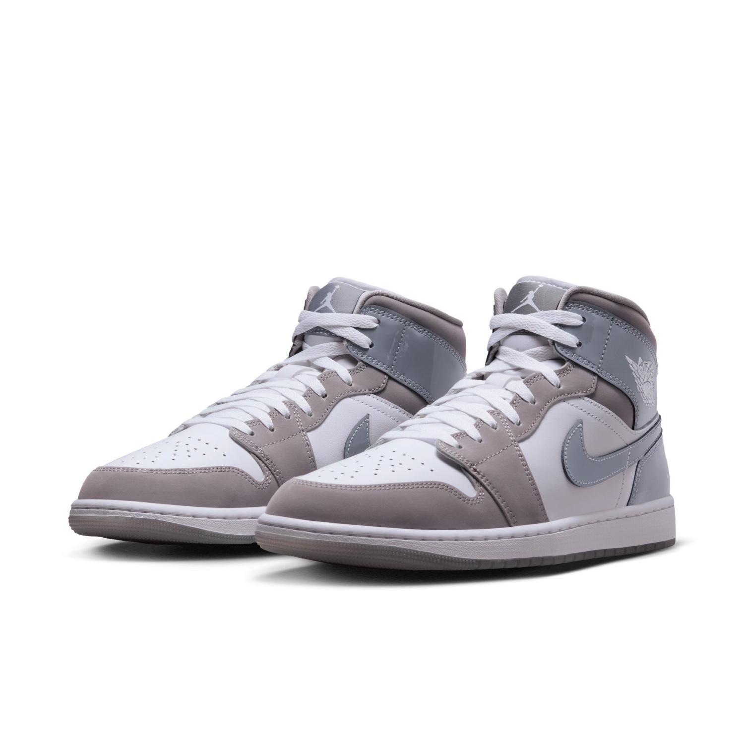 “・100”Jordan 1 Mid Light Smoke グレー26 Amazon.com | Air Jordan 1 Mid 