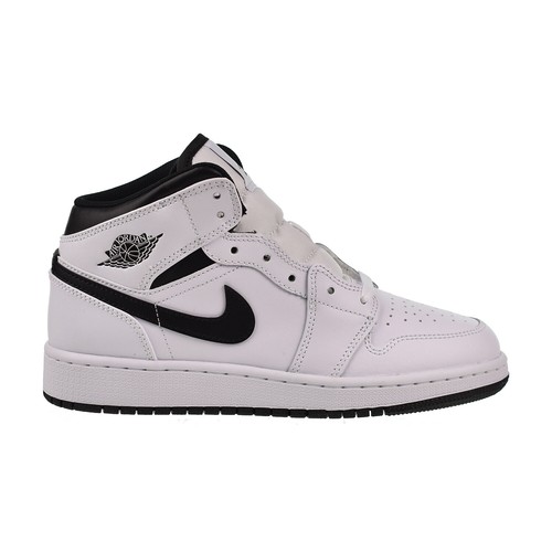 限定値下げ　Air Jordan 1 Mid (GS) 4Y ホワイト/ブラック Air Jordan 1 Mid (GS)(White/Black-It Smoke Grey) – Two 18