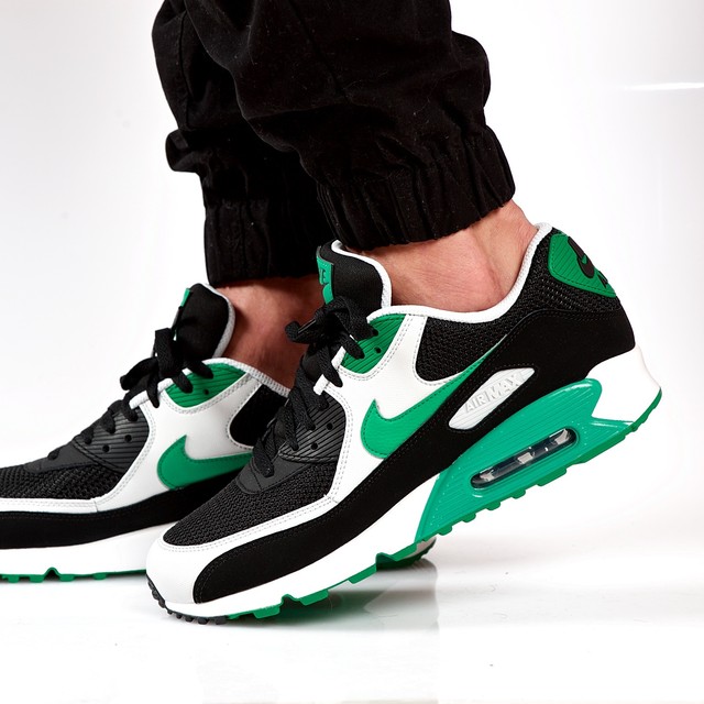 Men's Sneakers Nike Air Max 90 Essential 067 537384 067 Men's Sneakers Nike Air Max 90 Essential 067 537384 067