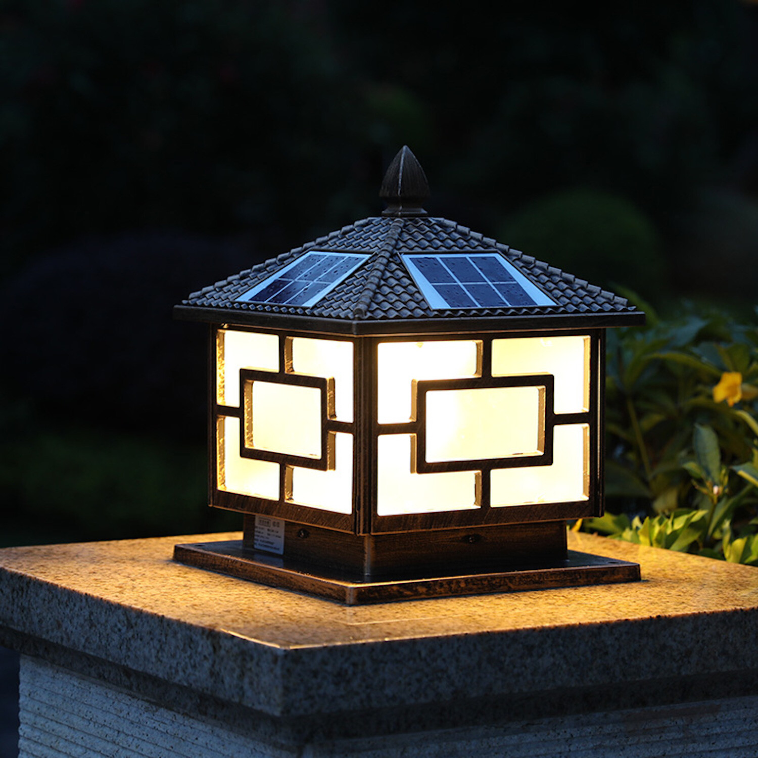 Outdoor Solar Pillar Lights