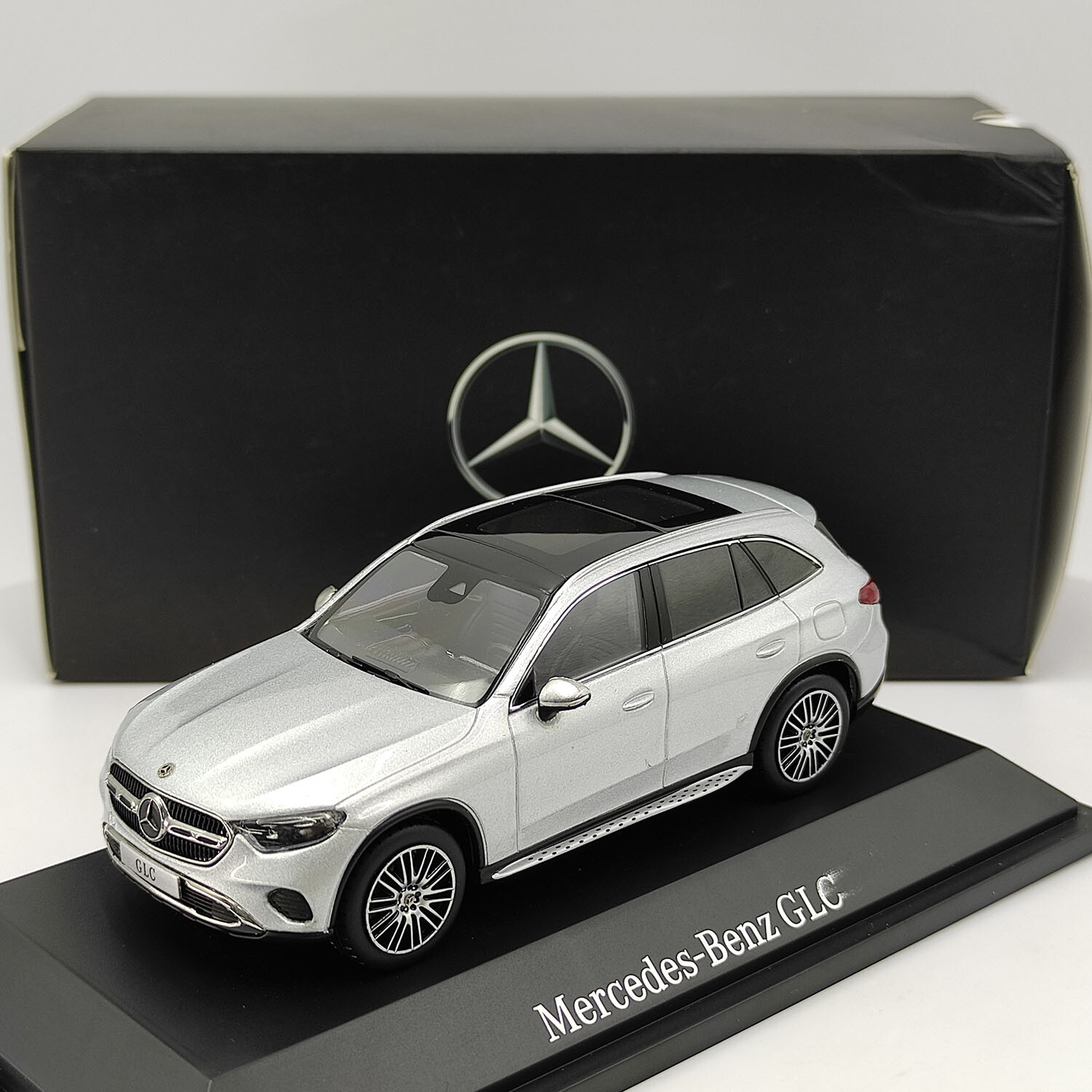 メルセデス ベンツGLC citrin brown 1:43 Mercedez メルセデス ベンツGLC citrin brown 1:43 Mercedez - メルカリ