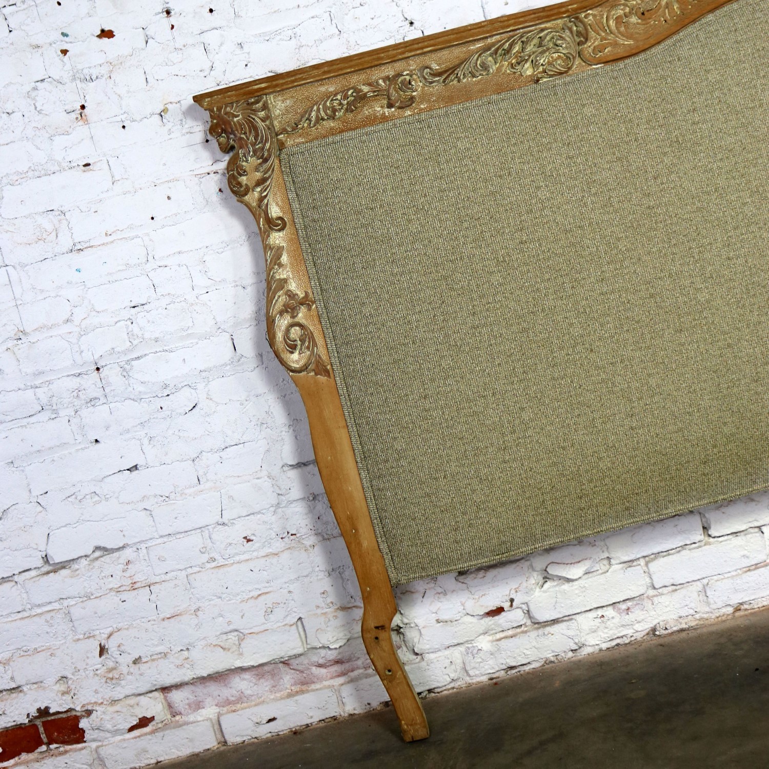 Baroque Whitewashed and Upholstered Headboard King Size with Carved Lion Heads