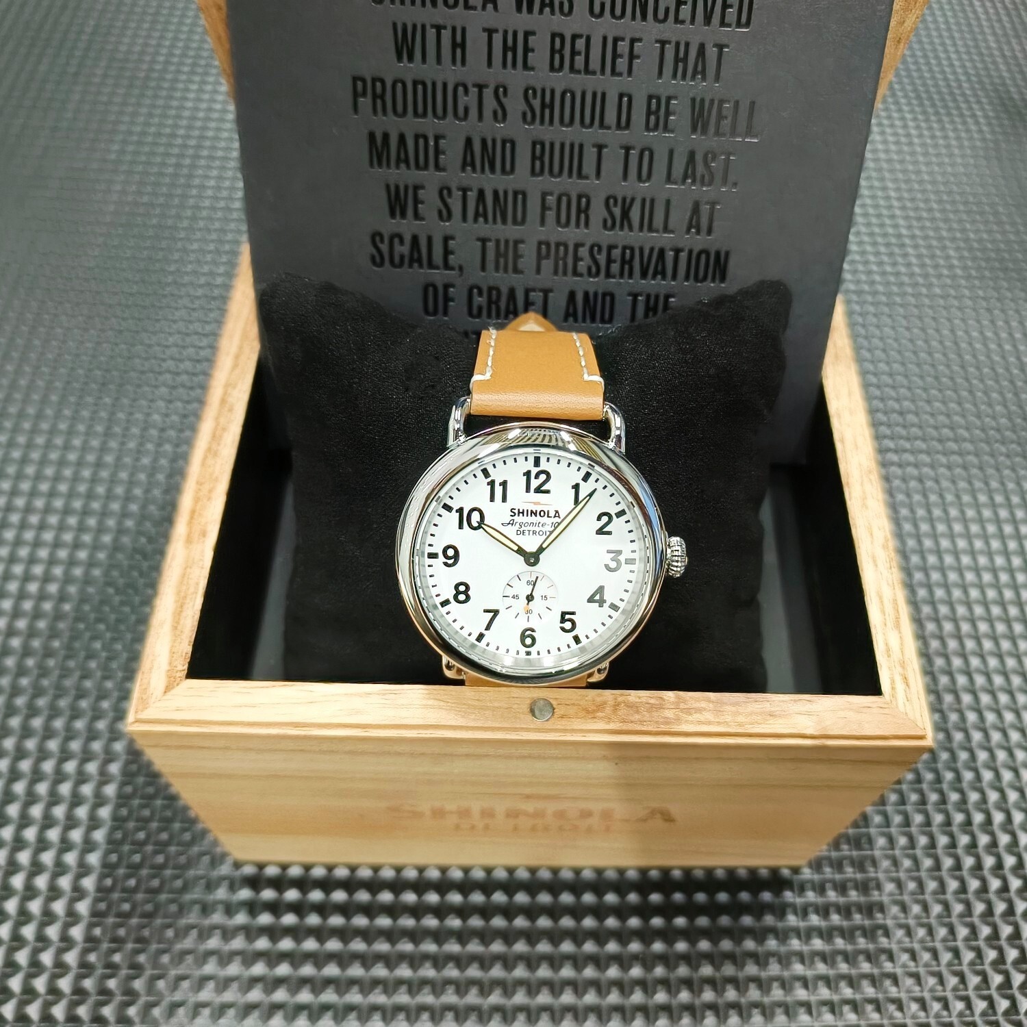 Pre-owned Shinola The Runwell White Dial Tan Leather Strap Chronograph Quartz Watch 41mm