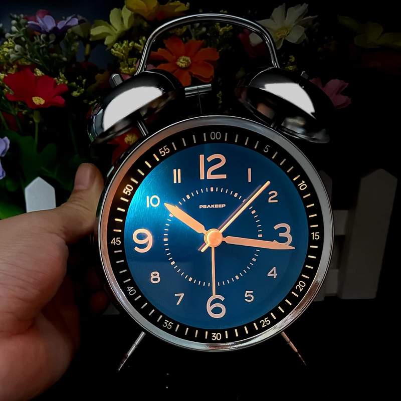 Peakeep Loud Alarm Clock for Heavy Sleepers Adults, Metal 4 Inches Twin Bell Bat