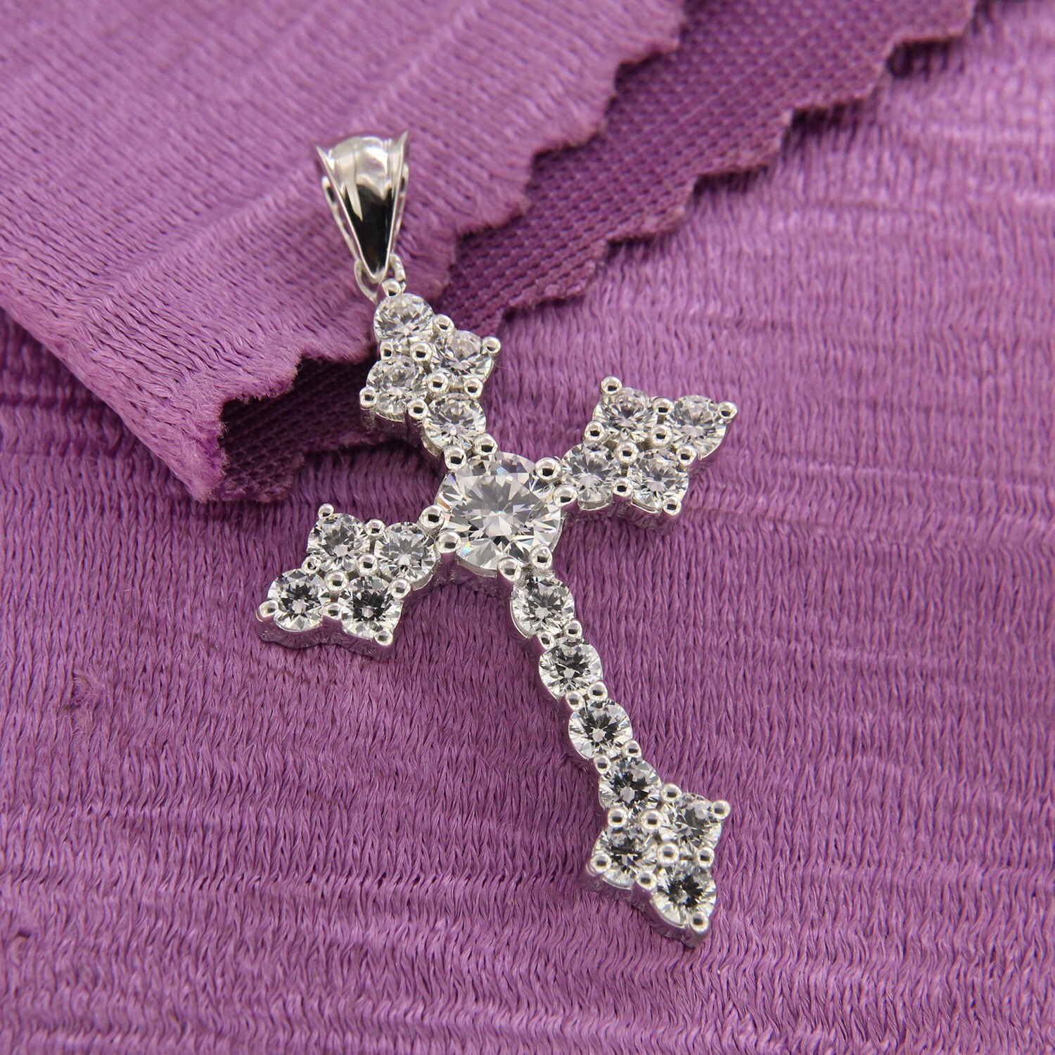Certified 2.80Ct Round Lab Grown Diamond Cross Pendant 10K