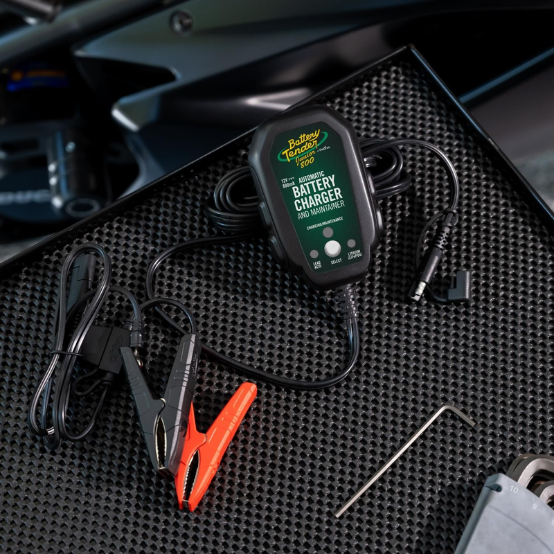 Junior 12V, 800mA Battery Charger and Maintainer for Lead Acid and Lithium Batte