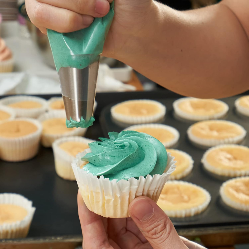 8Pcs Large Piping Tips Set,Stainless Steel Icing Tips with 10 Disposable Pastry