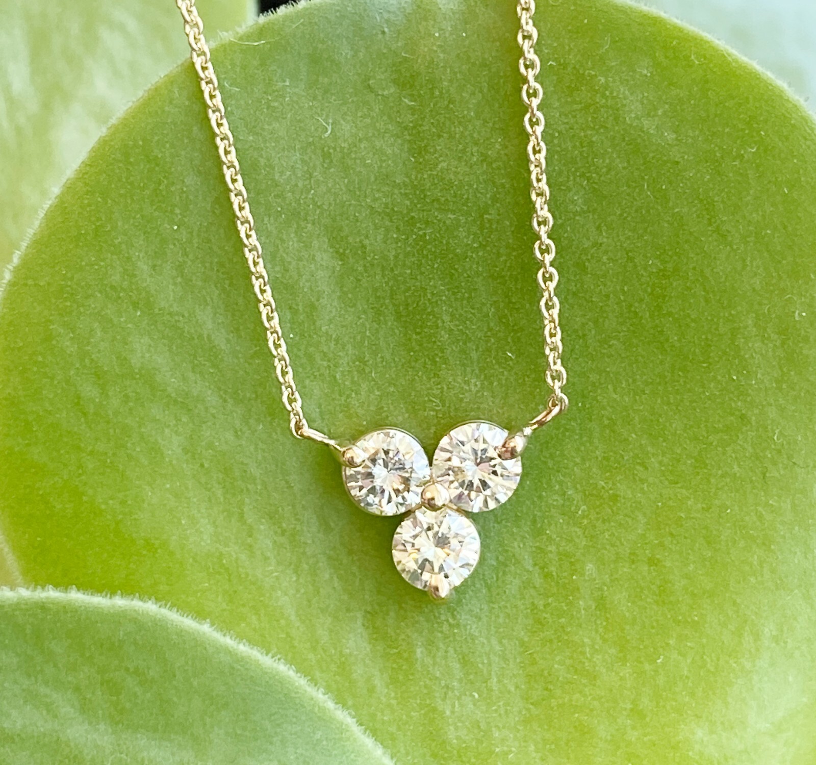 K18WG台　ダイヤモンド0.3ct　スリーストーンペンダントヘッド コメ兵｜K18WG スリーストーン ダイヤモンド ネックレス 0.3CT