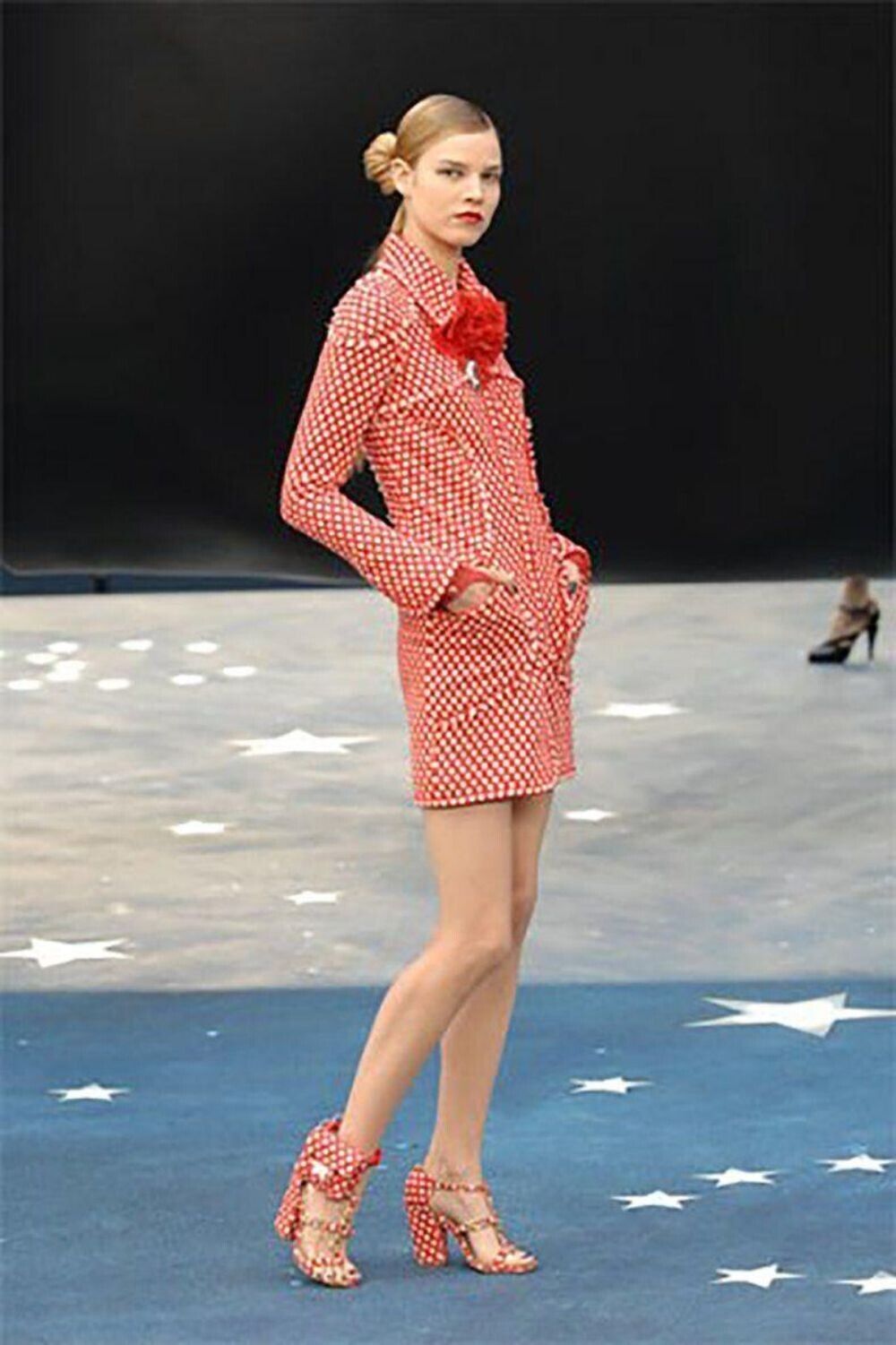 CHANEL Tweed Dress Coat 38 6 US Red White Knit Zip Front CHANEL Tweed Dress Coat 38 6 US Red White Knit Zip Front