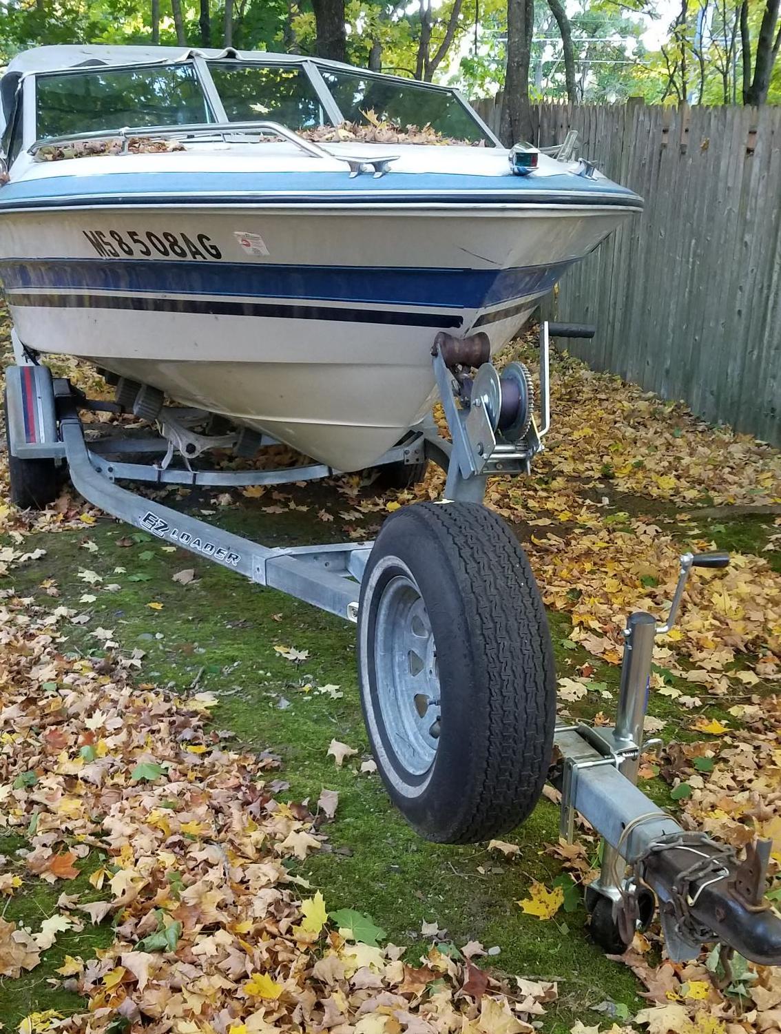 1987 Sea Ray 17' Runabout & Trailer - Massachusetts