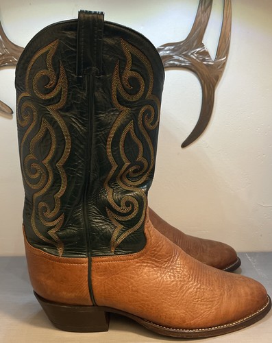 Size 10. H4245