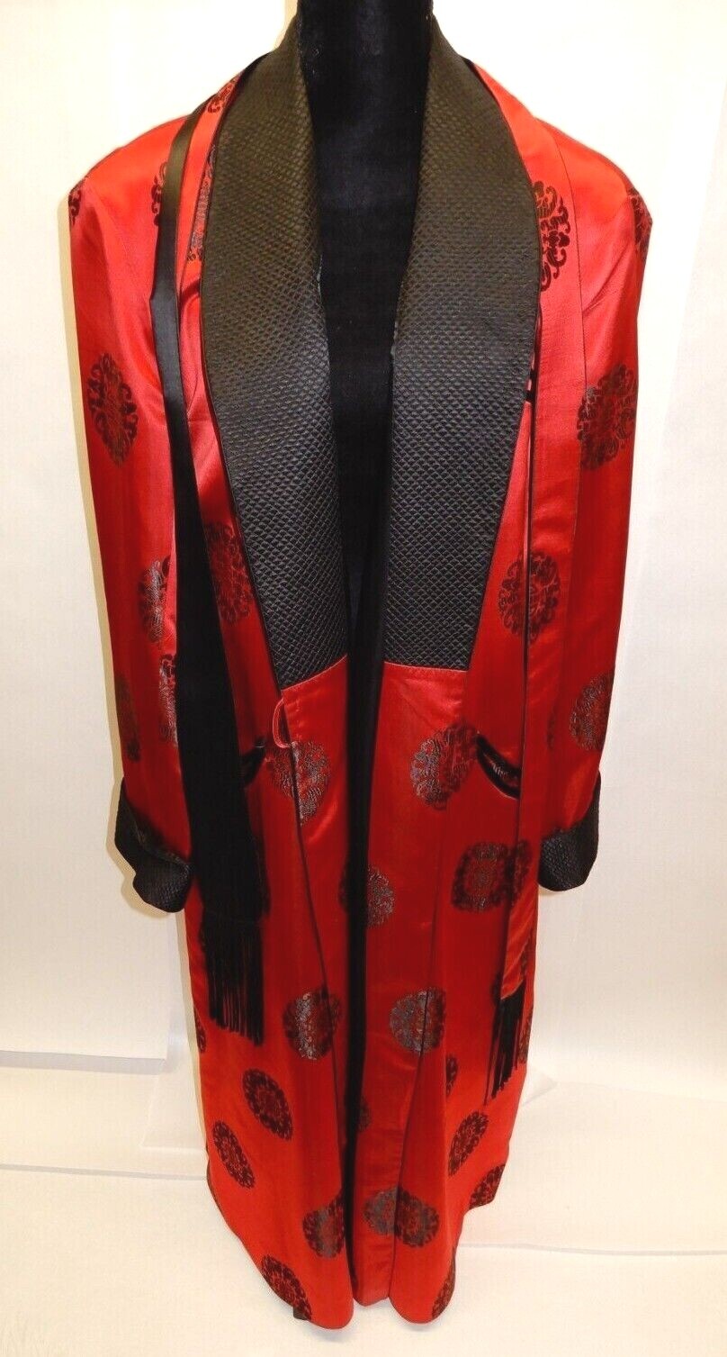 VINTAGE QUILTED RED & BLACK HONG KONG SILK SMOKING JACKET